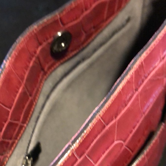 Vince Red Alligator Cross Body - Picture 7 of 14